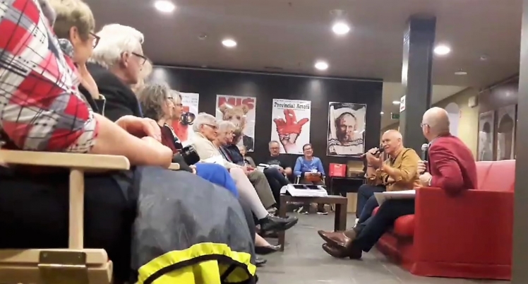 pagowski-pokazal-plakaty-w-sck