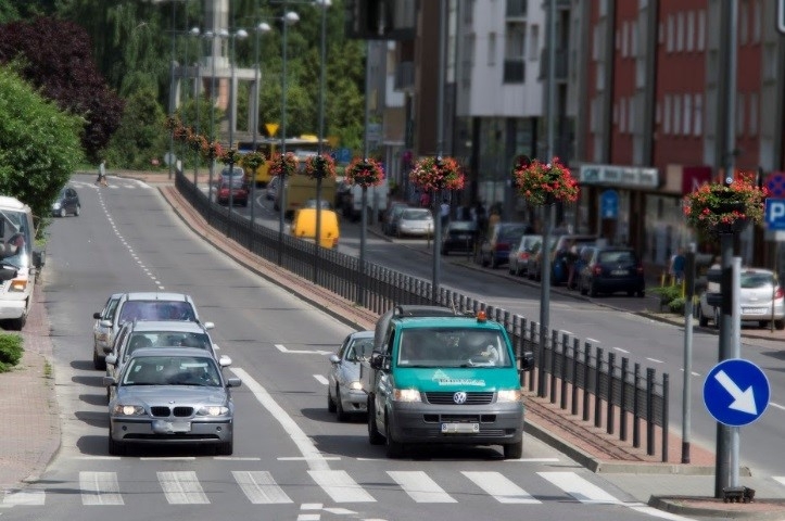 przybywa-kwiatow-na-ulicach