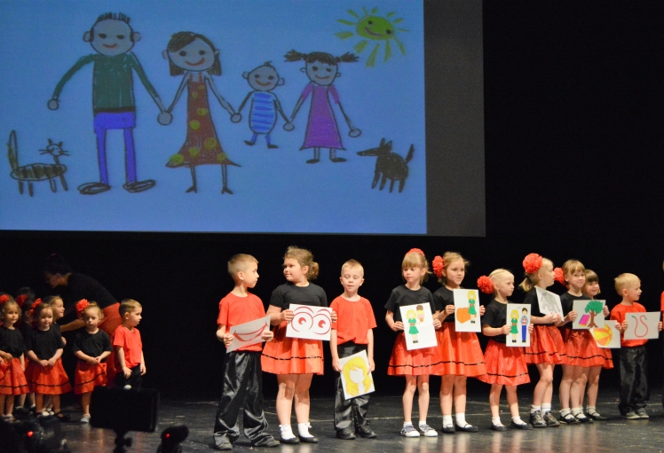 przyjaciele-dzieci-maja-juz-100-lat