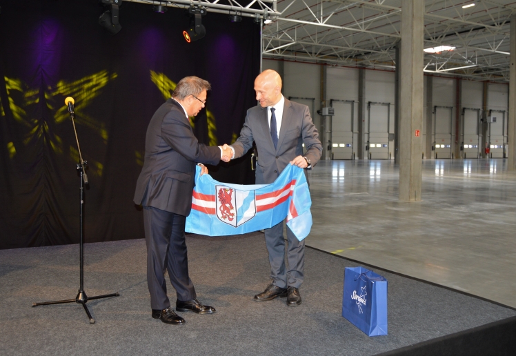 waimea-postawila-pierwsza-hale