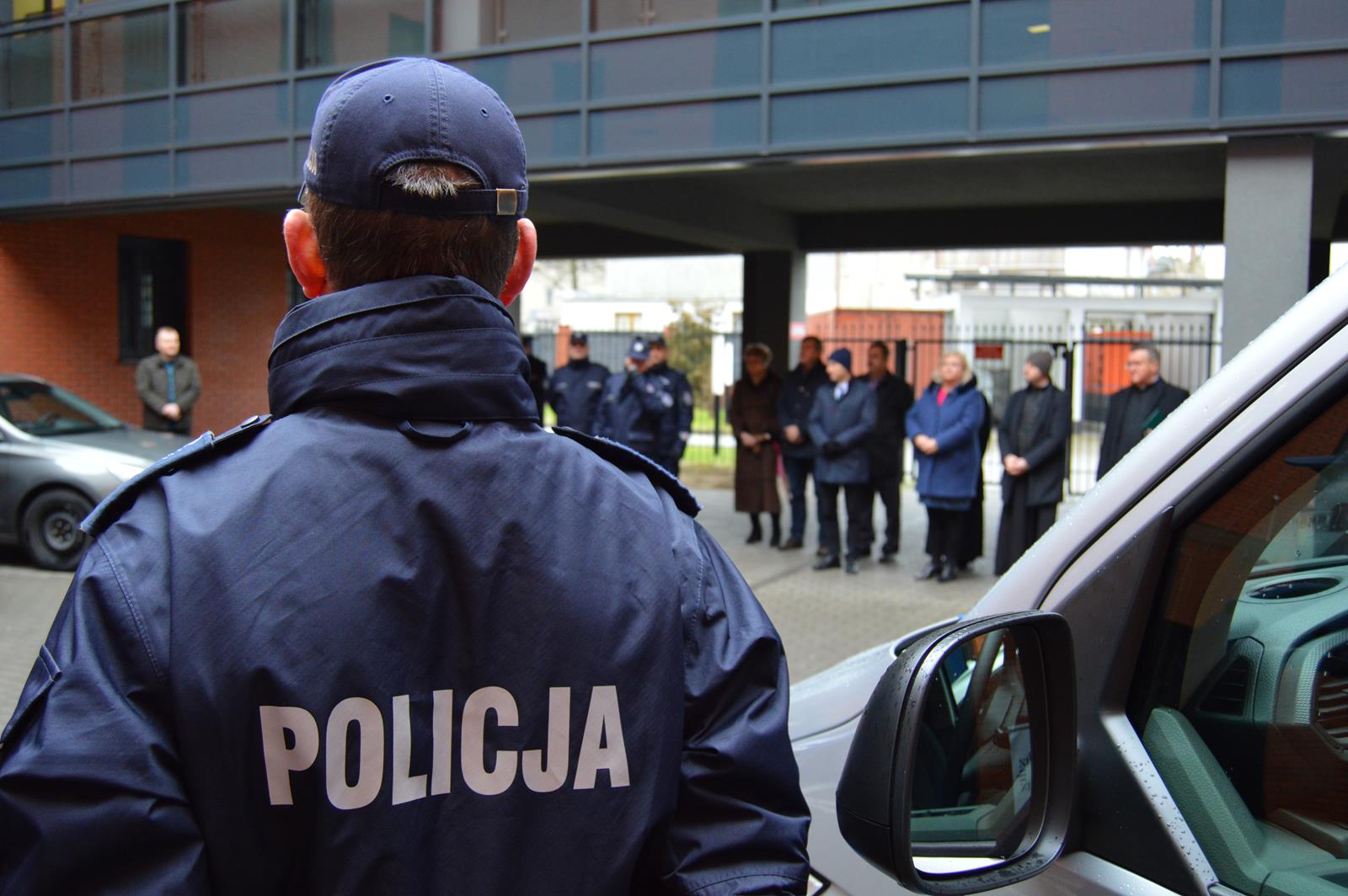 policjanci-uratowali-seniorke