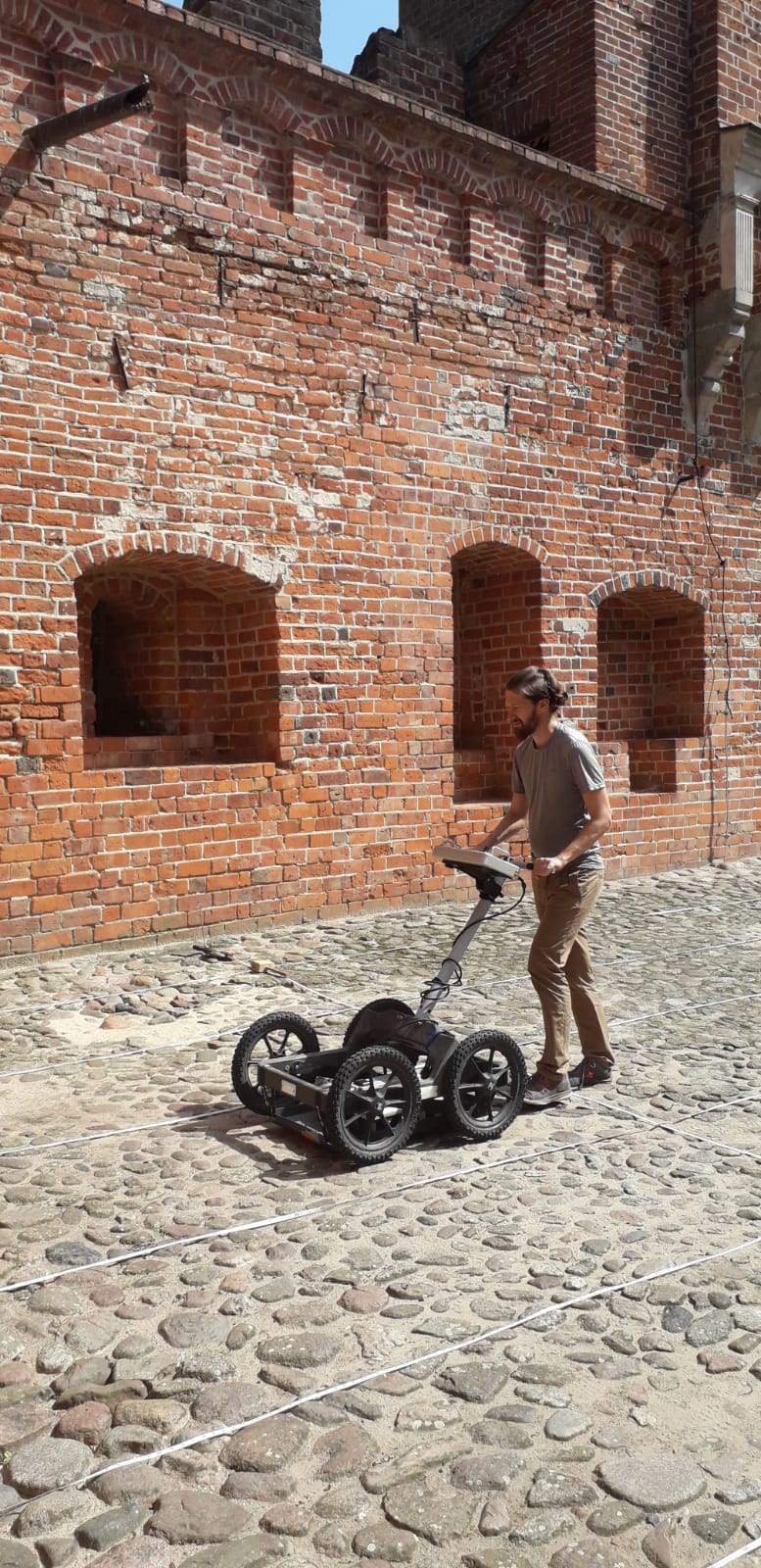 badania-georadarowe-plac-wolnosci (1)