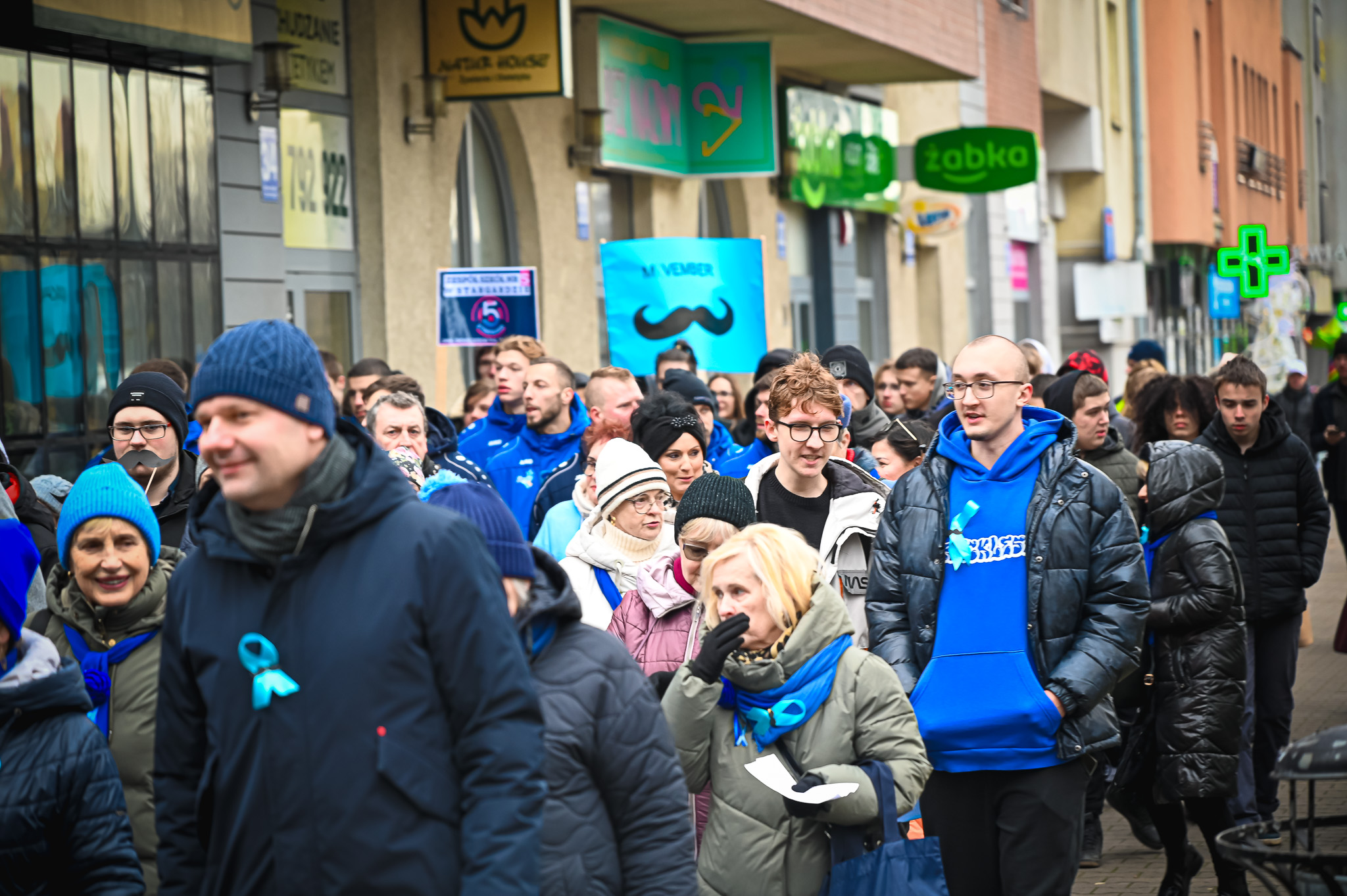 Spacerowali dla mężczyzn