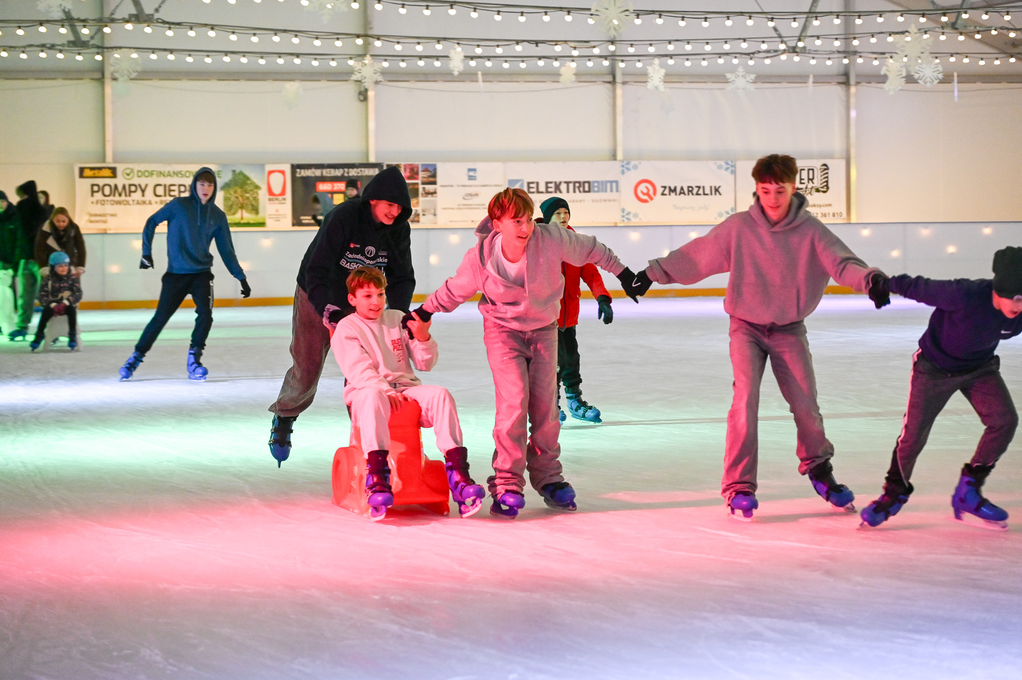 Gorący weekend na lodowisku